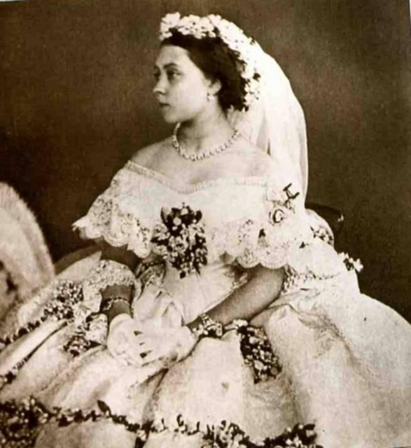 Queen Victoria wedding dress
