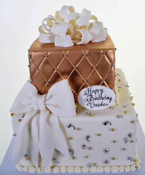 1777 – Love That Louis Vuitton – Wedding Cakes, Fresh Bakery