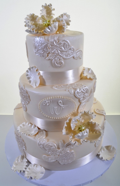 1480 - Oh, Louis! (Vuitton) - Wedding Cakes, Fresh Bakery