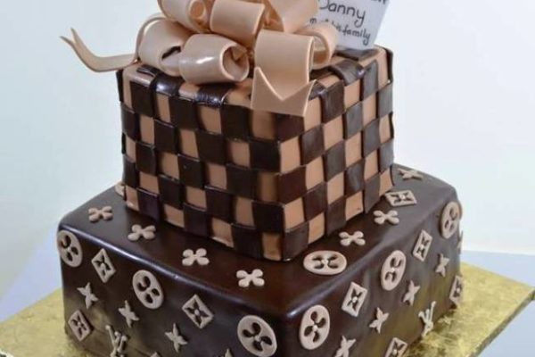 Louis Vuitton Cake Ideas  21st birthday cakes, Gift box cakes