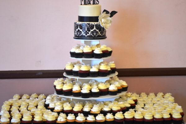 Bakery Cakes & Cupcakes