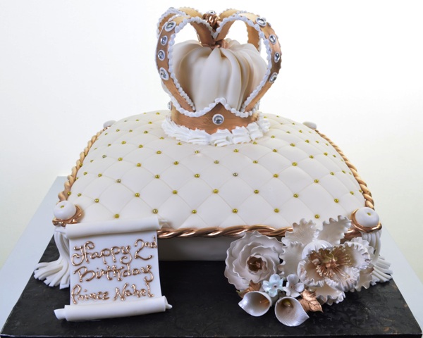 Lv Crown cake 