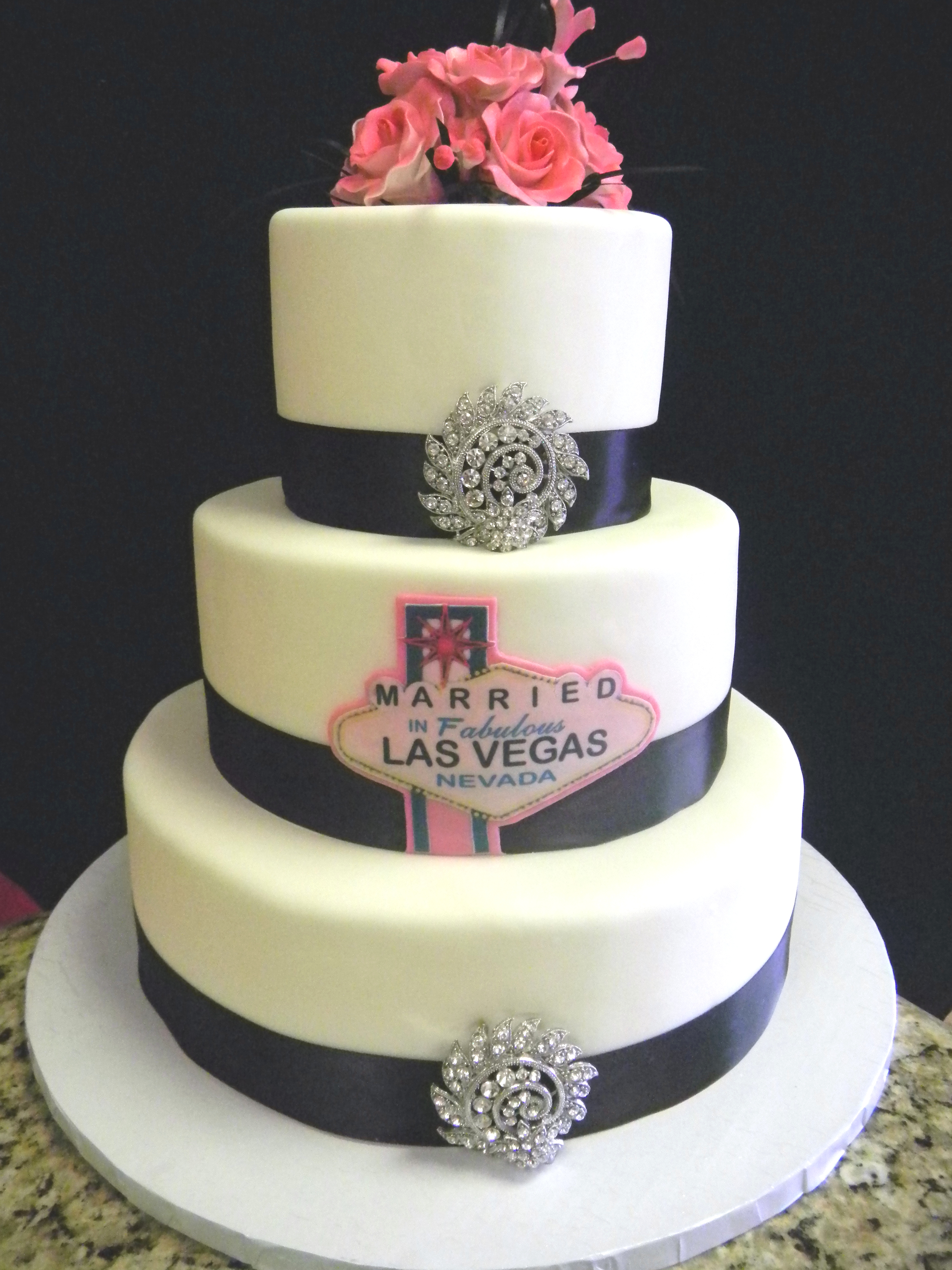 76 - Las Vegas Smooth - Wedding Cakes | Fresh Bakery ...