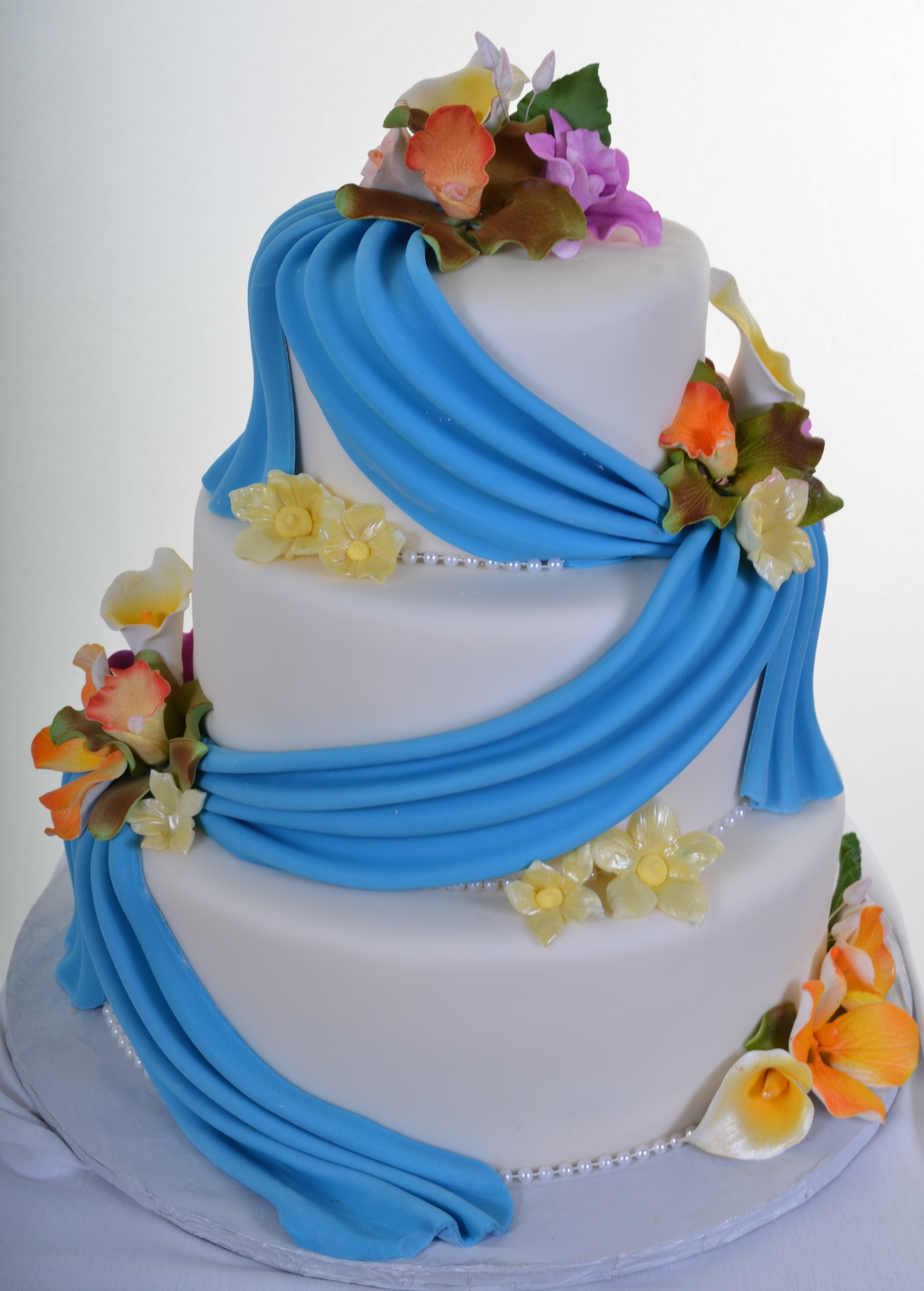 Wedding Cakes With Fondant Swags Wedding Cakes Fresh Bakery Pastry Palace Las Vegas 