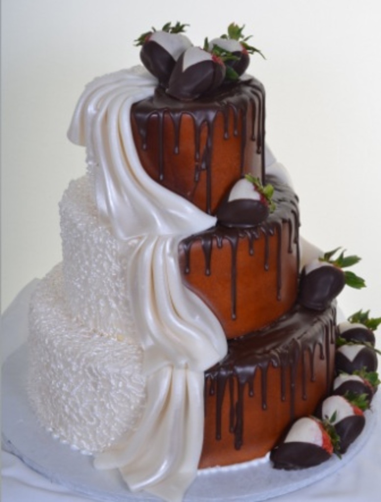 Split Personality Half White Half Chocolate Wedding Cake By Pastry Palace 794 Wedding Cakes Fresh Bakery Pastry Palace Las Vegas