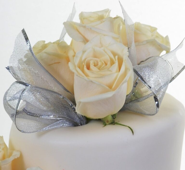 239 – Damask & Roses