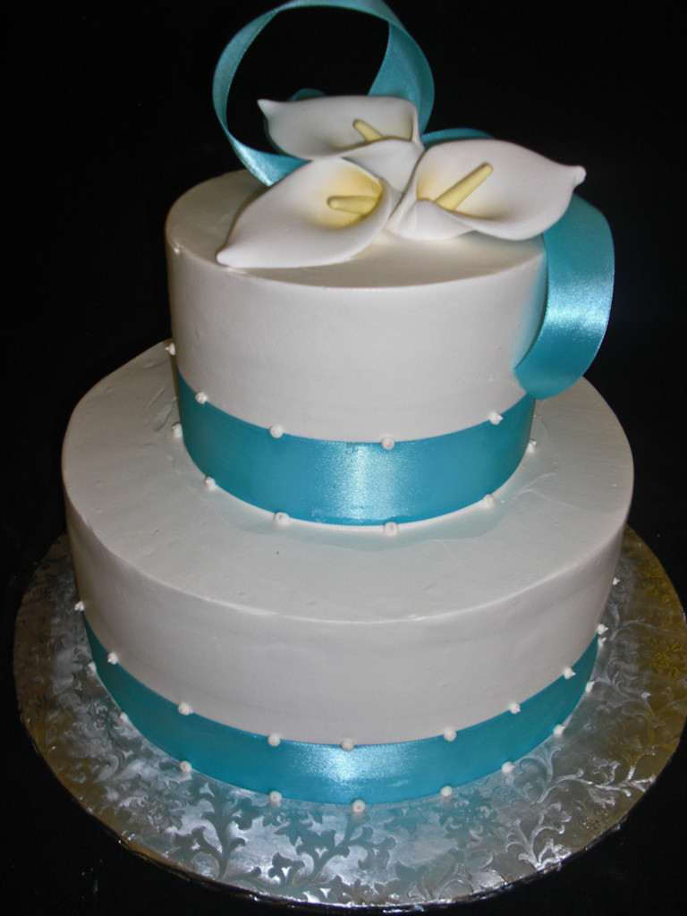 W320 – Tiffany Blue with Pearls & Lillies