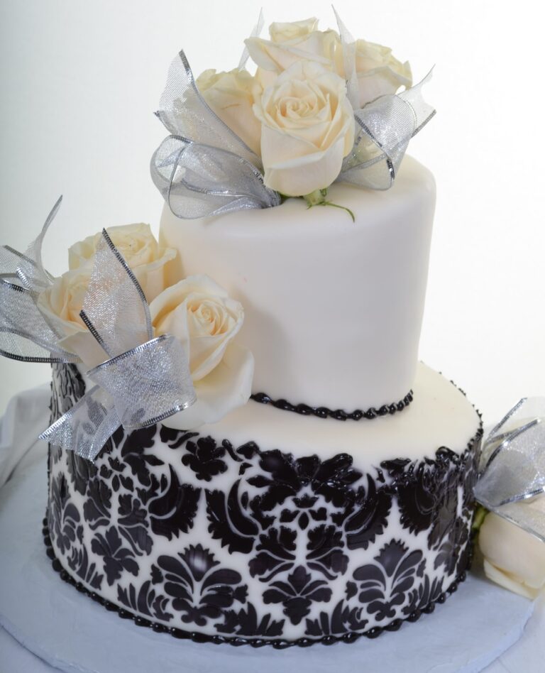 W578 – Damask & Roses