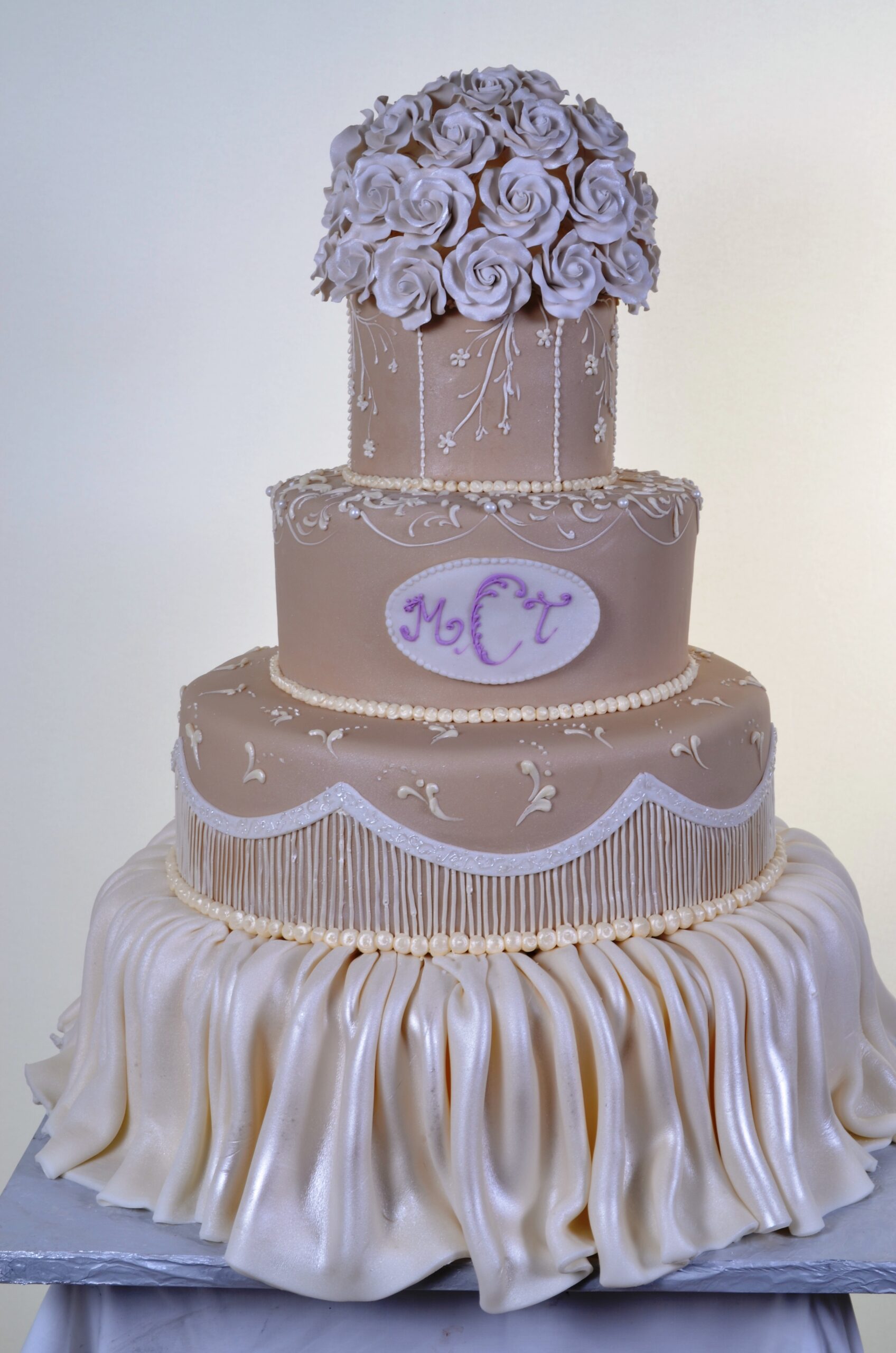 W601 Crown Of Roses Wedding Cakes Fresh Bakery Pastry Palace Las Vegas 