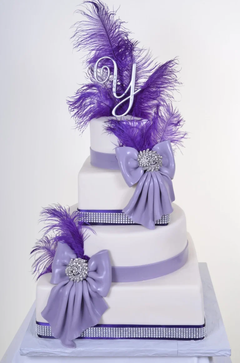 W906 – Feathers & Bows